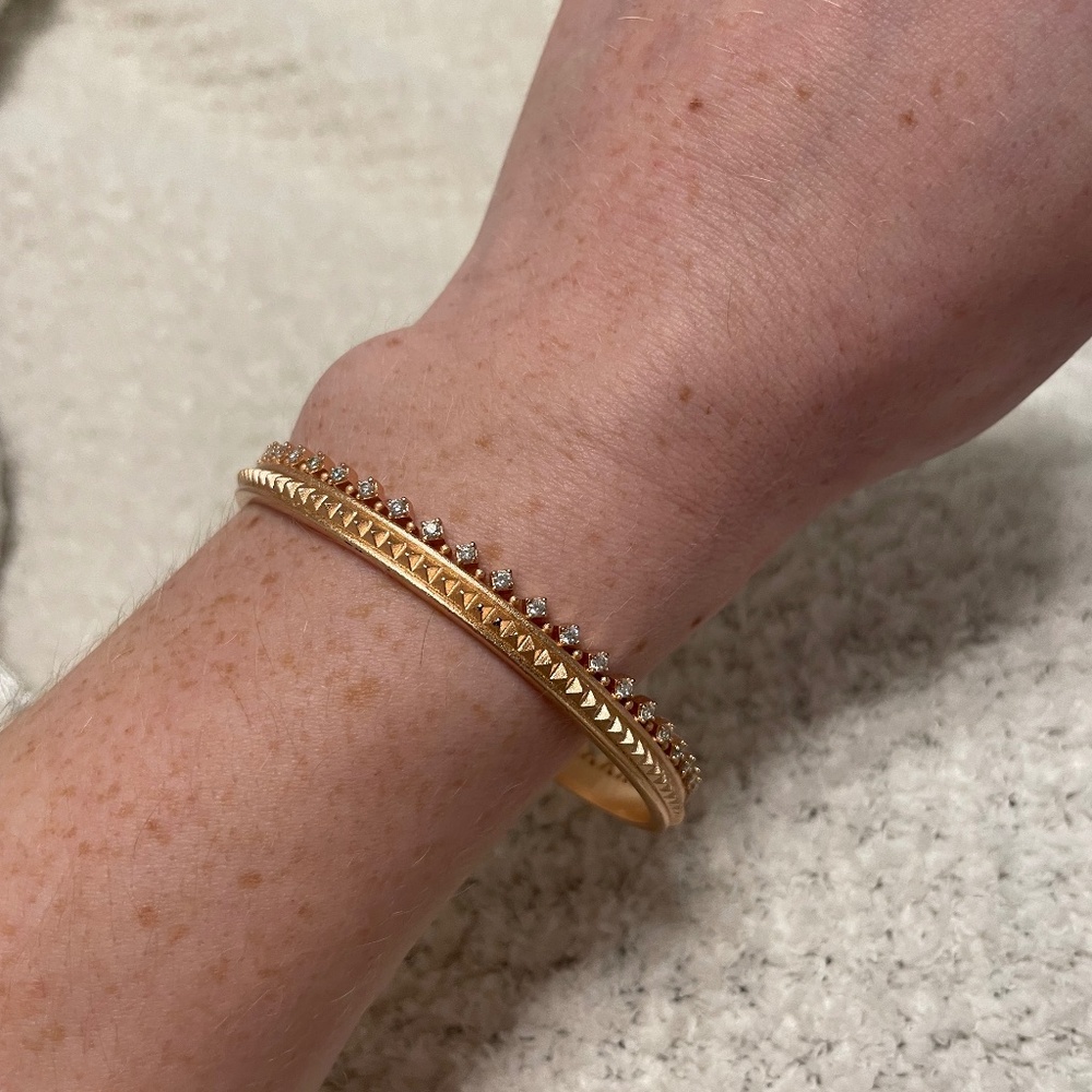 Rose Gold Kendra Scott bangle bracelet